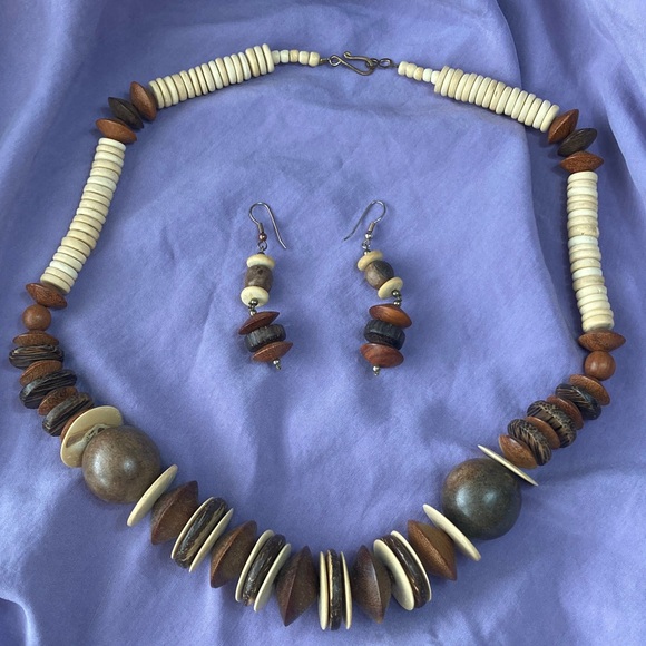 Vintage Jewelry - Vtg Boho Artsy Wood Bead and Disk Necklace + Earrings Set (80’s)